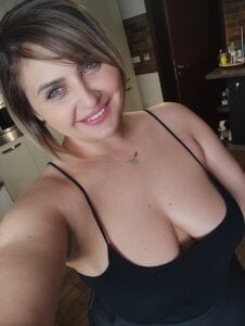 AnneKane Public Pic 4