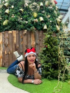 MaduraLuciana Christmas 2025 Pic 5