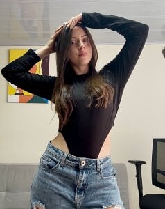 MiaLune_Pink Public Pic 3