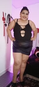 AndreaKinky quiero ser tuya hoy টি ছবি