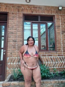 BWW-CINDY11 Public Pic 5