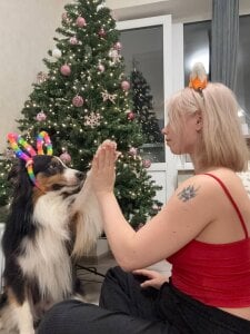 SibleyDurborow Warm New Year's hugs ❄️🤍 Pic 6