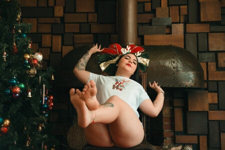 melody_blossom_ my first xmas with you 🎄🎁 Pic