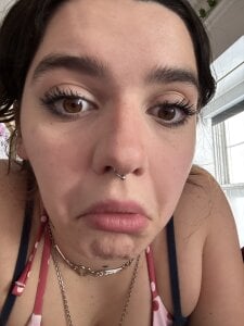 bellywelly69420 random shi Foto 3