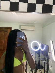 LA_DIVAZAXX Public Pic 4