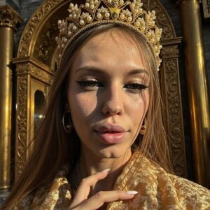 Roza-Miller Public Pic 4