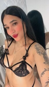 laura_rouse7😈💜!图片