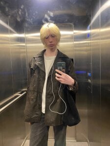 SilverFeral on mirror зображення