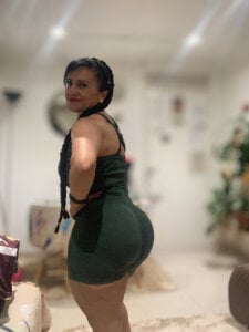 clara_heat Beauty in the grind. ✨🏋️‍♀️ Pic 3