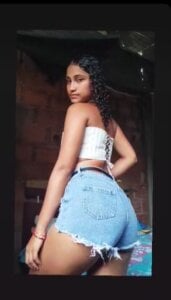 _Jade19 Only short jeans🤯😍 Pic