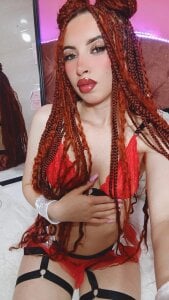 Isaafoxx: Public ( 4 фото)