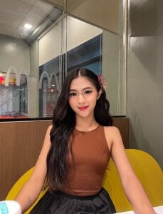 Lucy-penelope Public Pic 6