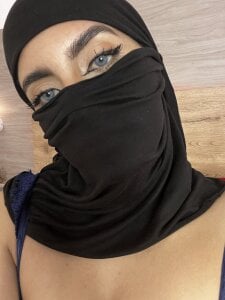 Jasmin_hamdanのTell me no… but look at me like thisの 7枚の写真