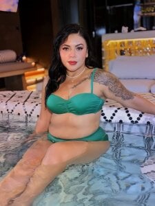 Antonellahorny69 POOL 💦 Pic 3