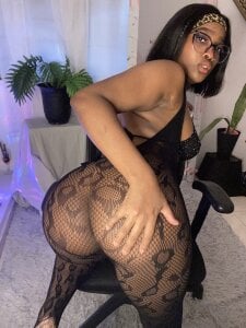 Black_girl3の🥰The black color that looks so good😈の 6枚の写真