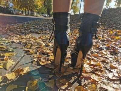 chillimonia Stifelette, Korsett, Rock und Nylons outdoor slika 6