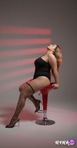 Nina4Velour Public Pic