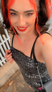 charlottekbp Photos with a red streak in my hair Pic 7
