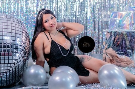 AbbieJoness__ Curvy Allure 💚 Pic 5