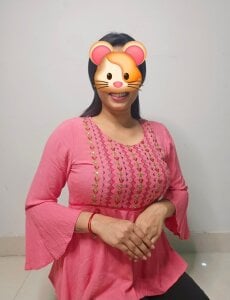 only_Urvashi Public Pic 3