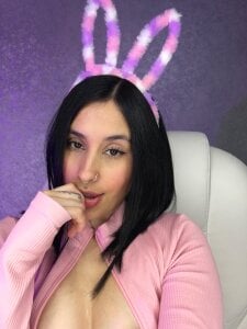 Lizz_sky your bunny Pic 2