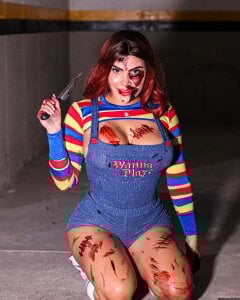 miaa_khalifaa Hi I’m Chuky!!! Wanna Play?👻 Pic 3