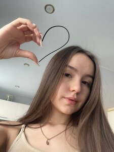 LisaSmiths sleepy morning :3 Pic 5