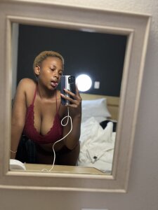 MelaninLeanne Public Bilde