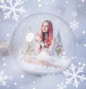 Roxy_____ Your Christmas snow globe  4টি ছবি