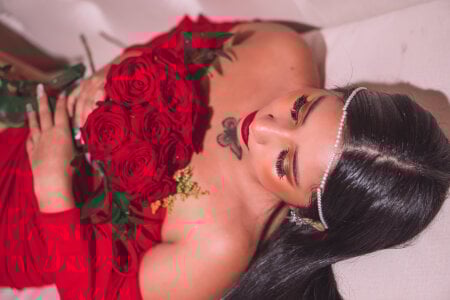 Isabella_Flowers I want you to take off my clothes petal by petal❤🌹🌹 Pic 4