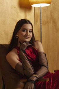 Renesmy_Black lady Pic 3