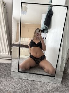 Public od CURVY-CALLIE-XO  6 snímek