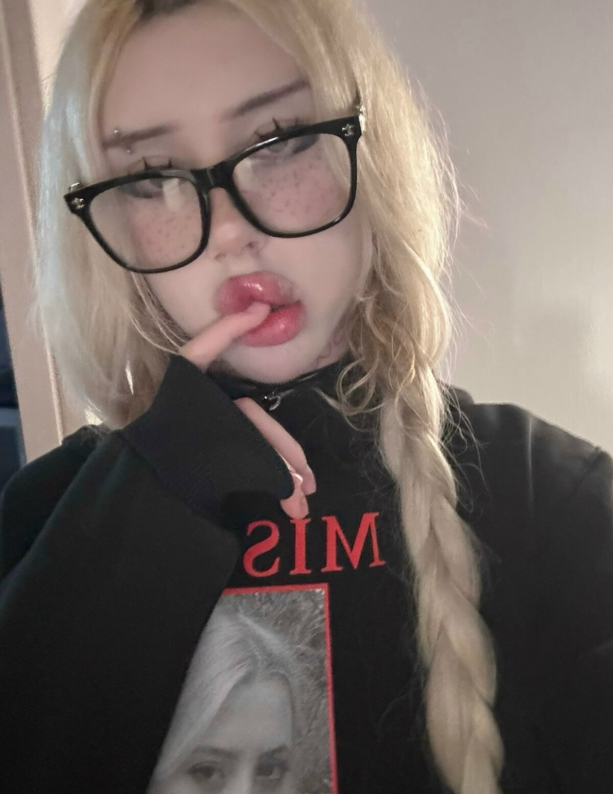 Joy_Barker Trending Pic 739