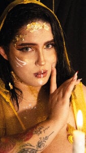 Karmilla_Rosse Sparkles🎄✨ Pic 5