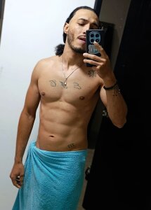 Grant_IronsのPublicの 2枚の写真