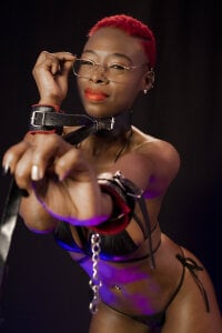 ScarleetSmith At your Mercy Bilde 2