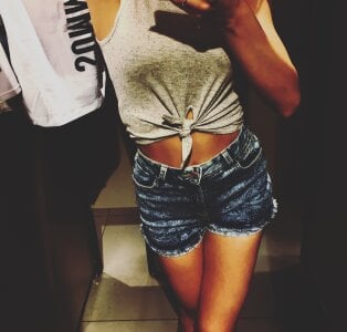 Lovelllyy Public Pic 5