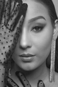 AlanaMuller_ Black and White Pic 7