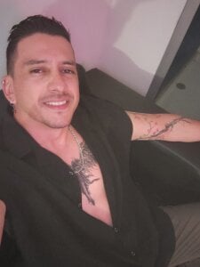 MrWolfHot A Latino guy with immeasurable fire 😎 Pic 6