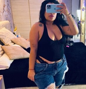 kiana_cream Loving every part of me ✨🖤 Pic 3