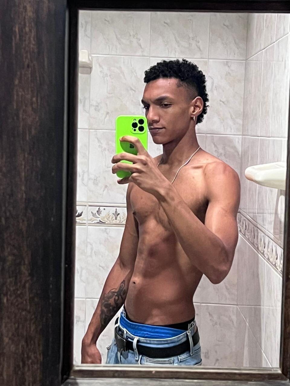 Трендове зображення  5854 JulienSaint