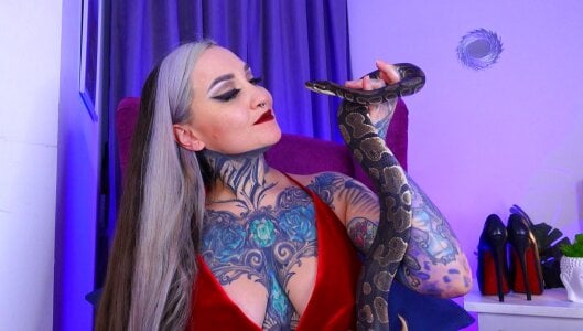 MistressDarkSindel Mistress and her snakes Pic 7