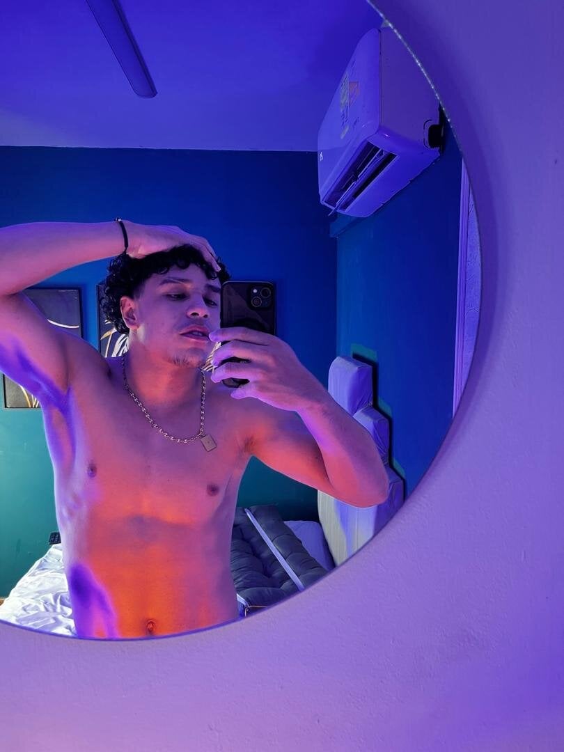 Adrian_Volt Image populaire  1162