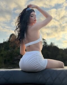 ScarlettStonne a beautiful sunny day ☀🚤 Pic 2