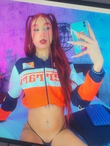 Eli-Bluee Public Foto 4