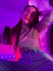 I want to stay with you under neon light de NoraHaynes Foto 7