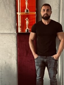 HayesWood Public Pic 7