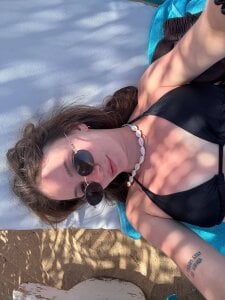 SilverGalen I love walking barefoot on hot sand Pic 4