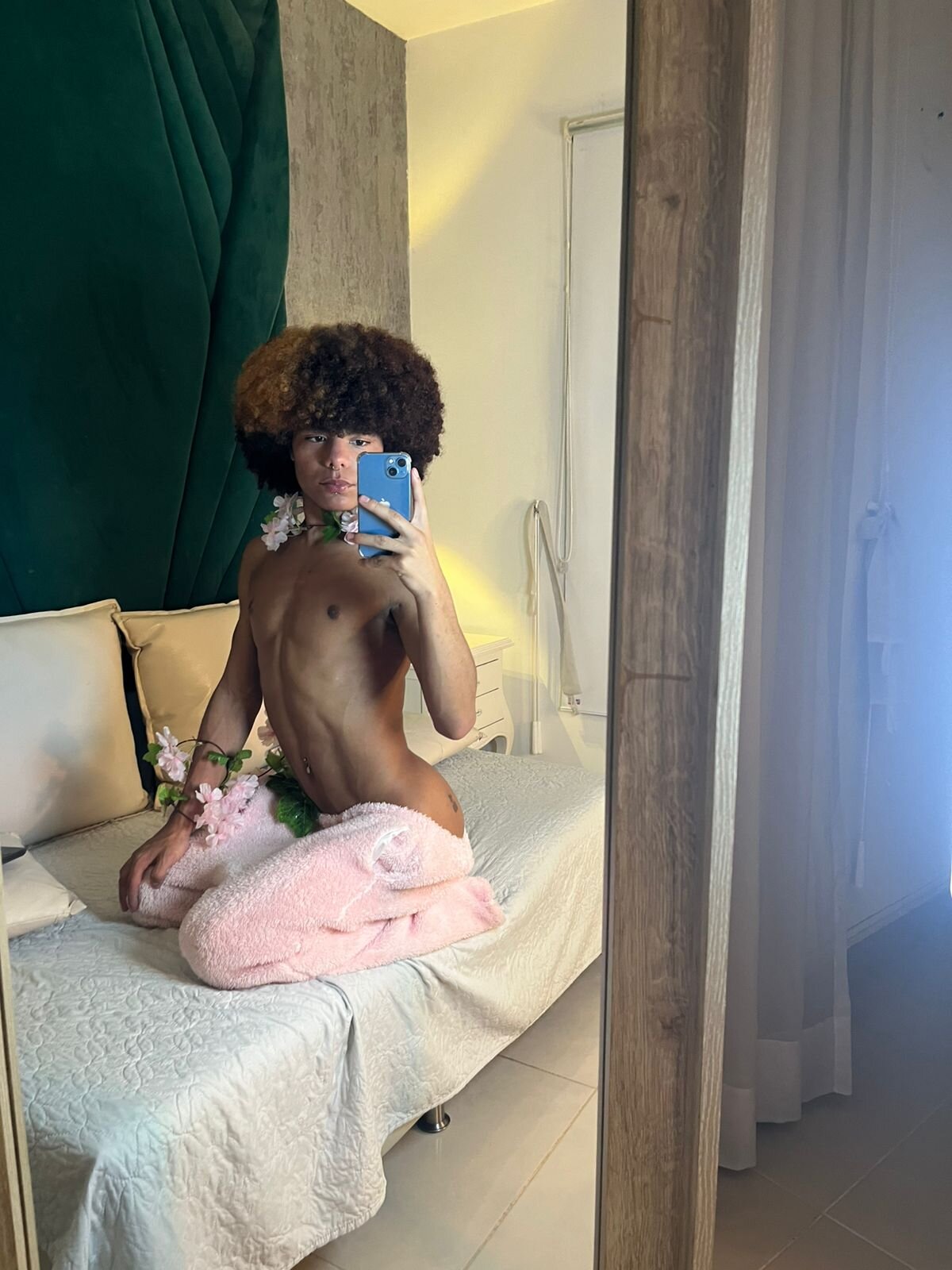 Alexiis_Etereo Trending Pic 8474