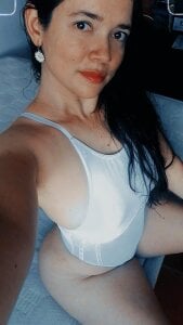 Casate con todos mis placeres 🤭🤍🌸 de loreen_grey  3 Imagens